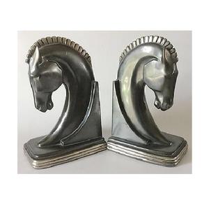 Escultura de aluminio fundido que representa el equilibrio, el movimiento, la inspiración cultural y la presencia escultural duradera - Product Image 2