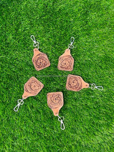 Llaveros de cuero tallados a mano, llaveros de cuero con forma exótica bonita, accesorios de cuero, llaveros bonitos para unisex - Product Image 3