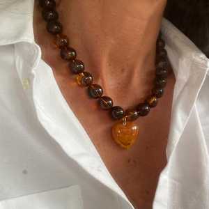 Pendentif en forme de cœur en résine, collier de perles naturelles, bijoux romantiques faits à la main, cadeau pour femmes, fête - Product Image 4