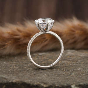 Anillo de compromiso de diamante de corte redondo cultivado en laboratorio, Certificado de Oro Sólido de 18 quilates, lujoso anillo de diamante estilo Halo oculto, regalo para ella - Product Image 3