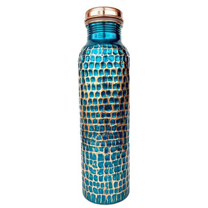 Accessoires de vaisselle en gros : Bouteille d'eau en cuivre martelé couleur marron, faite à la main, à bas prix - Product Image 4