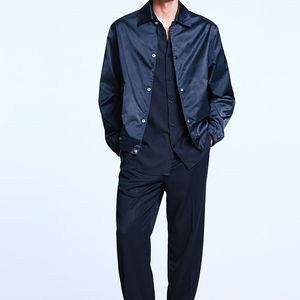 Asequible clásico elegante hombres chaquetas de bombardero para todas las estaciones de alta calidad de los hombres de satén chaqueta de invierno con su logotipo - Product Image 1