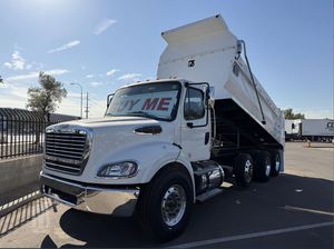 Camiones Volquete Usados Freightliner Business Class M2 112 - Product Image 2