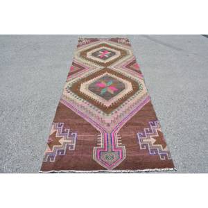 Alfombra Kilim turca Vintage de 3,8x11,2 pies, diseño clásico de retales marrón y rosa, Material de lana con respaldo de látex para pasillo de dormitorio - Product Image 1