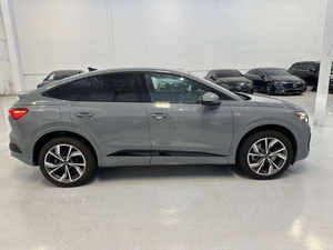 SUV électrique haute technologie Prestige 50 Edition 2023 2024 d'occasion, sièges en cuir LED, systèmes de sécurité intelligents, fourni du Japon - Product Image 3