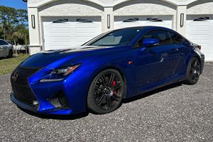 Lexus RC F 2017 Usado, 19900 Millas, 1 Dueño, Motor V8, Paquete Premium, Color Azul Mica Ultrasónico - Product Image 3