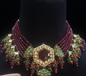 Ensemble collier et boucles d'oreilles élégants avec perles bijoux de mariée parfaits pour les fiançailles et les anniversaires - Product Image 5