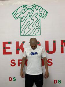 Camiseta de serigrafía de algodón pesado Logo en blanco para diseño de peso pesado 240GSM Puff Print camisetas de hombre de gran tamaño - Product Image 2