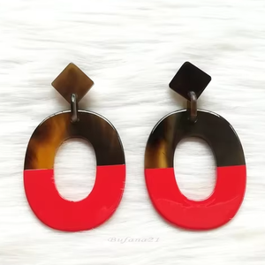 Ensemble de boucles d'oreilles créoles en forme de corne de buffle naturelle avec perle pour filles par crescent crafts - Product Image 1