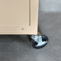 Chariot à outils industriel à 8 tiroirs en SPCC avec roulettes verrouillables et poignée ergonomique, personnalisable OEM pour le rangement d'équipements de garage