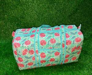 Sacs de sport matelassés Kantha faits à la main, sacs de voyage en coton vintage, patchwork indien, coton recyclé, léger, grande capacité - Product Image 4