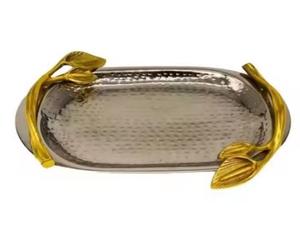Bandeja de servicio de acero inoxidable con asas de trabajo doradas Bandeja de servicio de forma y tamaño personalizados para Cocina - Product Image 6