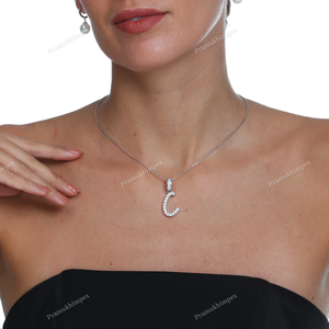 Pendentif lettre initiale personnalisé de luxe avec testeur de diamant Moissanite VVS glacé en argent sterling et placage d'or pour les fêtes - Product Image 1