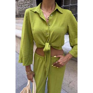 Conjunto de Traje para Mujer Ayrobin 10179, Camisa con Lazos y Pantalones con Abertura, Elegante y con Estilo - Product Image 3
