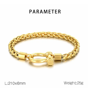 Ensemble de bijoux de mode pour femmes en acier inoxydable avec bracelet et collier au design géométrique pour des looks classiques modernes et décontractés - Product Image 5