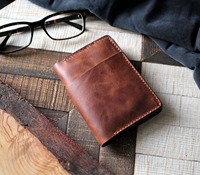 Cartera de Cuero Genuino Hecha a Mano por Aaliyan Impex - Diseño Personalizable de Alta Calidad, Estilo Clásico Moderno, Logotipo Personalizado, Elegante para Hombre