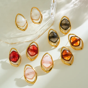 Boucles d'oreilles modernes en acier inoxydable 304 plaqué or 18 carats, incrustées de résine en forme de diamant, style décontracté et simple, pour femmes, pour un usage quotidien - Product Image 1