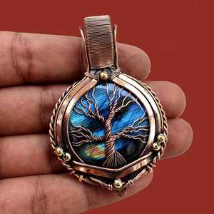 Colgante de labradorita único Vintagelike, alambre de cobre hecho a mano, diseño de árbol de la vida chapado en oro con ocasión de compromiso en mente - Product Image 5