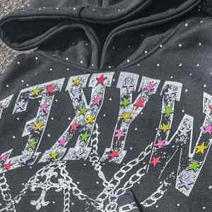 Sweat à capuche DTG avec logo personnalisé en coton molletonné doux, idéal pour la salle de sport décontractée et l'extérieur. - Product Image 3