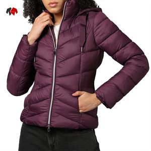 Veste matelassée en tricot personnalisée pour femme Ryan Pro Gear, chaude, respirante, à capuche, avec logo personnalisé et rembourrage doux - Product Image 5