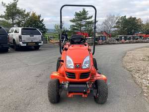 รถตัดหญ้าแบบนั่งขับ KUBOTA รุ่น GR2120 พร้อมที่เก็บหญ้า ยอดขายดีที่สุด ปี 2025 - Product Image 3