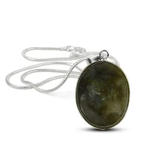 Collier avec pendentif ovale en labradorite, bijoux en cristal avec chaîne - Product Image 1