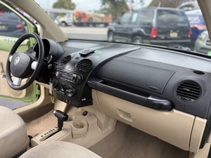 VOLKSWAGEN NEW BEETLE GL 2DR COUPE AUTOMATIQUE 2002 EN PARFAIT ÉTAT - Product Image 4