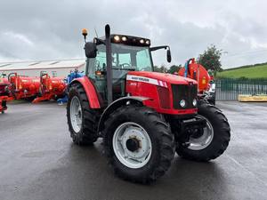 Tractor agrícola Massey Ferguson usado 4X4 Tractores con tracción en las 4 ruedas disponibles - Product Image 3