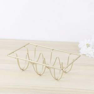 Porte-oeufs en métal personnalisé conçu pour s'adapter à tout décor de cuisine, offrant style, élégance et rangement fonctionnel - Product Image 3