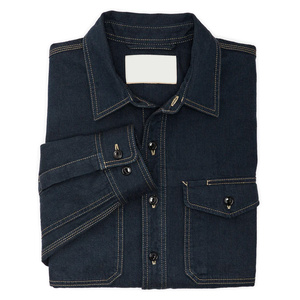 부드러운 워싱 패브릭과 기능성 포켓 레이아웃을 특징으로하는 데일리 웨어 남성 데님 셔츠 - Product Image 3