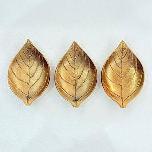 Juego de 3 Tazones para Frutos Secos, Diseño de Lujo de R B Overseas, Hechos a Mano en Aluminio con Acabado Dorado para Fiestas - Product Image 2