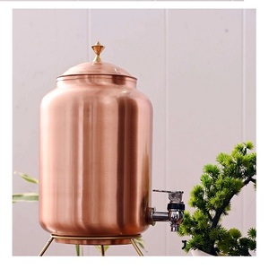 Enfriador de agua de cobre martillado respetuoso con el medio ambiente con amplia capacidad para cocina y uso doméstico Ideal para el bienestar diario - Product Image 1