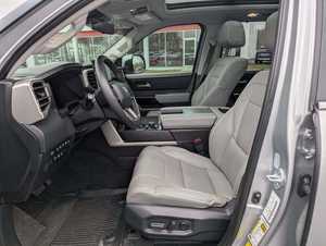 SUV Aspire 4WD Ultra-Lujo 2024, Edición Limitada, Automático, 7 Asientos, Acabado en Cuero, Cámara Trasera de 360°, Techo Panorámico - Product Image 4