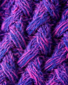Gorro de Punto Azul Morado de Invierno con Pompón, Tejido Grueso de Cable, Mezcla de Lana Cálida, Fabricante Personalizado, Unisex, para Clima Frío - Product Image 4