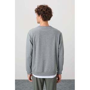 Sudadera Básica para Hombre de Algodón Gris Melange con Textura Suave y Corte Estándar - 88363 - Gb melange - Product Image 5