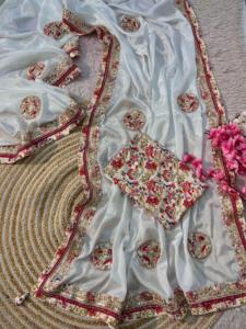 Sari en soie chinon tendance, prêt à porter, doux, avec bordure Zarkhan et séquences brodées, chemisier cousu, fabriqué en Inde - Product Image 4