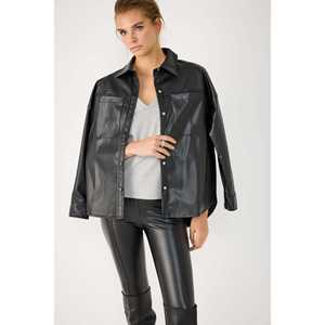 Camiseta Básica Brillante con Cuello en V - Product Image 2