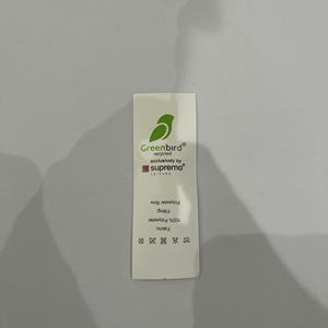 Etiquetas Tejidas Plegables Personalizadas, Impresas con Serigrafía, Rectangulares, Ecológicas e Impermeables, con Borde Cortado con Calor y Respaldo Adhesivo (Etiquetas de Cuidado con Logotipo) - Product Image 3