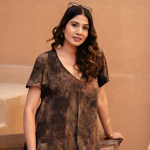 Robe longue maxi à col en V à imprimé abstrait terreux, tons doux, manches bouffantes, robe d'été, mode bohème modeste, élégante et neutre - Product Image 1