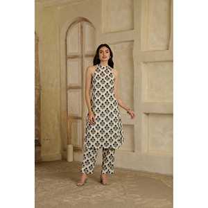 Conjunto de Top Halter sin Mangas y Kurta de Algodón Mulmul Bordado y Transpirable de Poppy Play - Product Image 3