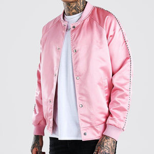 Chaqueta de satén estilo universitario para hombre, personalizada con letras bordadas, de seda, informal, de poliéster grueso, estilo urbano, para invierno. - Product Image 1