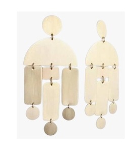 Pendientes de metal de moda para mujer con acabado oxidado y patrones étnicos tradicionales para un aspecto atemporal - Product Image 1