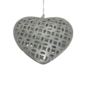 Design élégant décoratif en métal suspendu coeur argent avec couleur scintillante pour la décoration murale personnalisée à la main en vrac - Product Image 3
