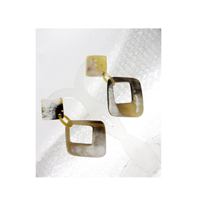 Pendientes de cuerno de búfalo de nuevo diseño de alta calidad hermoso diseño para pendientes de mujer pendientes pulidos hechos a mano - Product Image 4