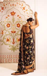 Sari de satén con estampado digital elegante y de moda de Boutique india de diseñador con blusa con estampado digital para niña Sari de uso étnico - Product Image 3