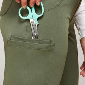 Fabricant de tenues médicales pour femmes produisant des uniformes médicaux fiables conçus pour le confort, la durabilité et les longues heures de travail - Product Image 6