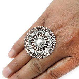 Bague ajustable en argent sterling oxydé massif 925 de forme ronde à l'aspect antique Bijoux bohèmes faits à la main Prix de gros Fournisseurs en vrac - Product Image 4
