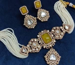 Hermoso y elegante juego de Gargantilla Polki Kundan chapada en oro mate para ocasiones de boda celebraciones de aniversario - Product Image 1