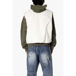 Chaleco Corto de Sherpa Tecnológico - 100% Poliéster, Corte Estándar - Product Image 6