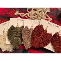 Vente en gros de boucles d'oreilles classiques en macramé faites à la main, longues, avec plumes, pour la décoration de la maison, décoration murale, design traditionnel, Noël